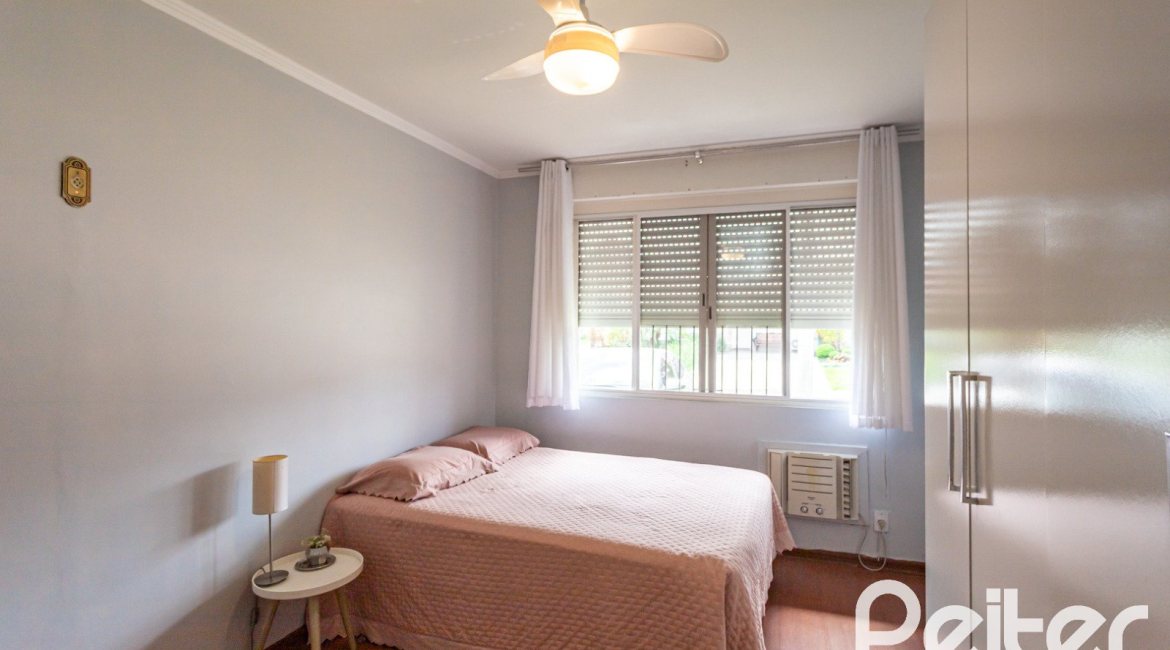 Casa em Condomínio à venda com 198m², 3 dormitórios, 1 suíte, 3 vagas, no bairro Ipanema em Porto Alegre