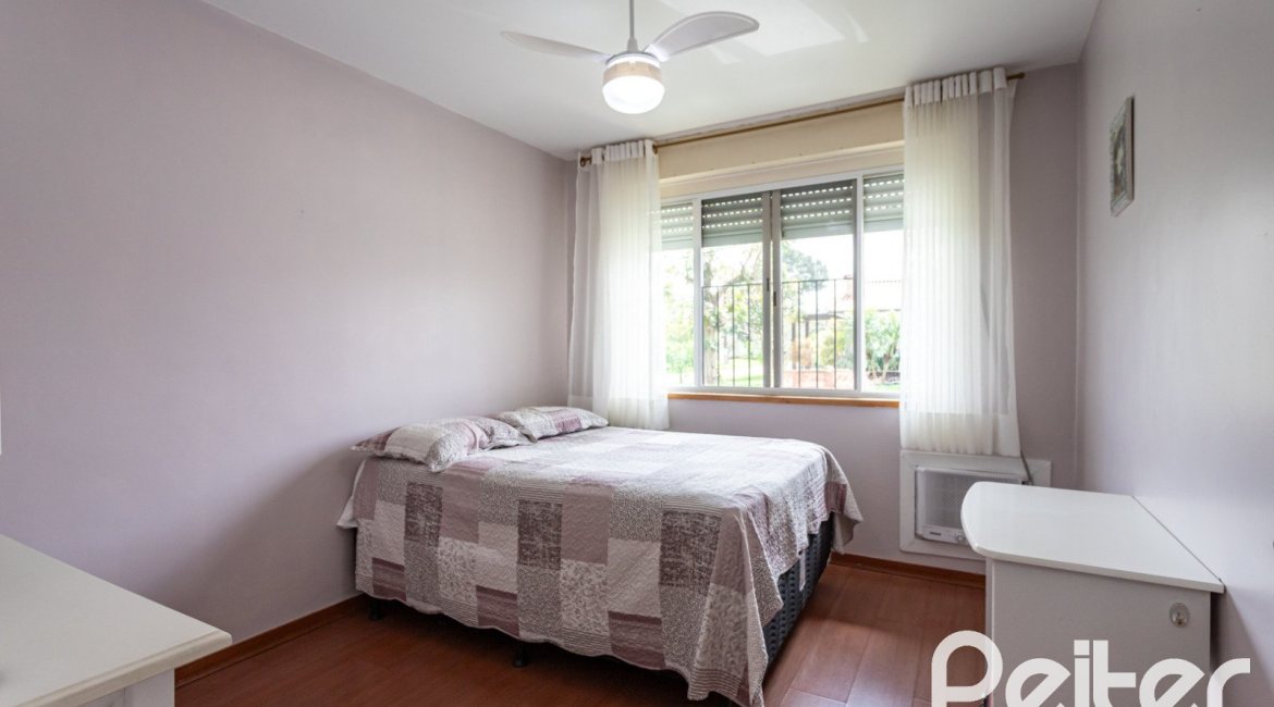 Casa em Condomínio à venda com 198m², 3 dormitórios, 1 suíte, 3 vagas, no bairro Ipanema em Porto Alegre