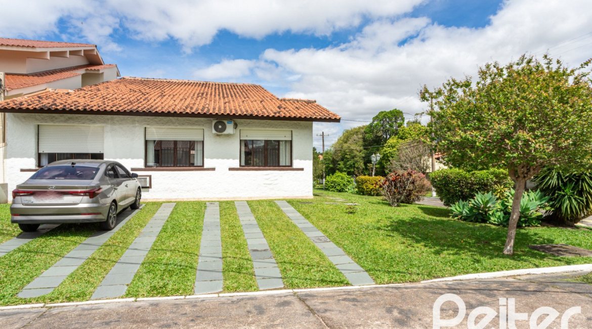 Casa em Condomínio à venda com 198m², 3 dormitórios, 1 suíte, 3 vagas, no bairro Ipanema em Porto Alegre