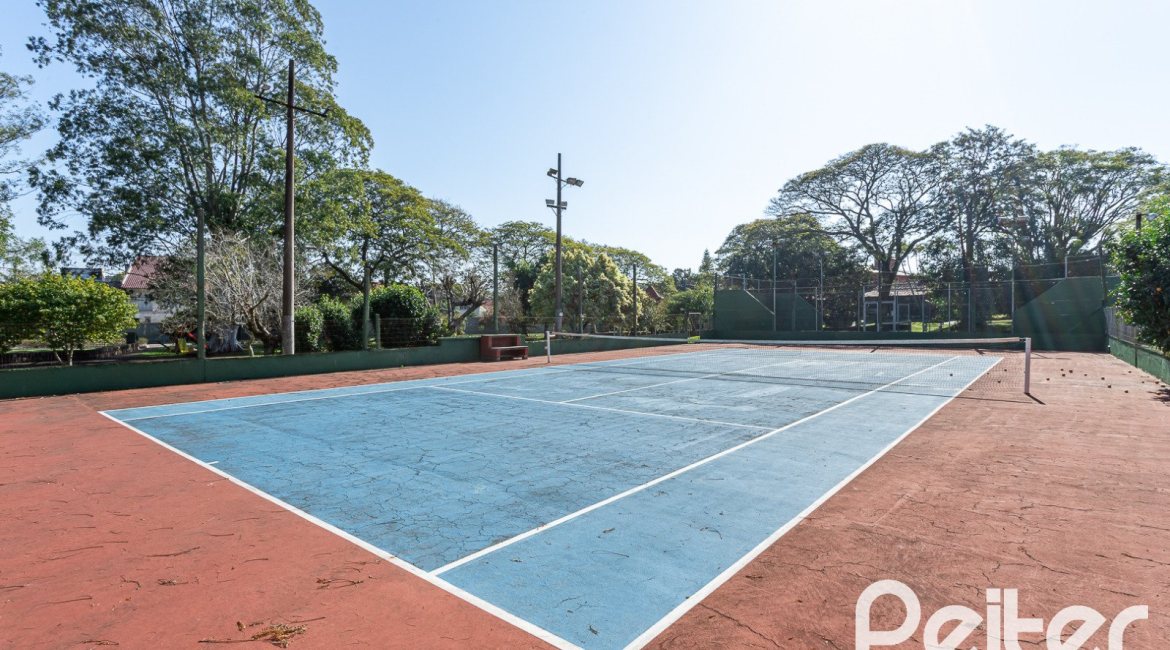 Casa em Condomínio à venda com 198m², 3 dormitórios, 1 suíte, 3 vagas, no bairro Ipanema em Porto Alegre