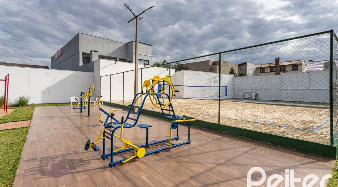 Casa em Condomínio à venda com 198m², 3 dormitórios, 1 suíte, 3 vagas, no bairro Ipanema em Porto Alegre