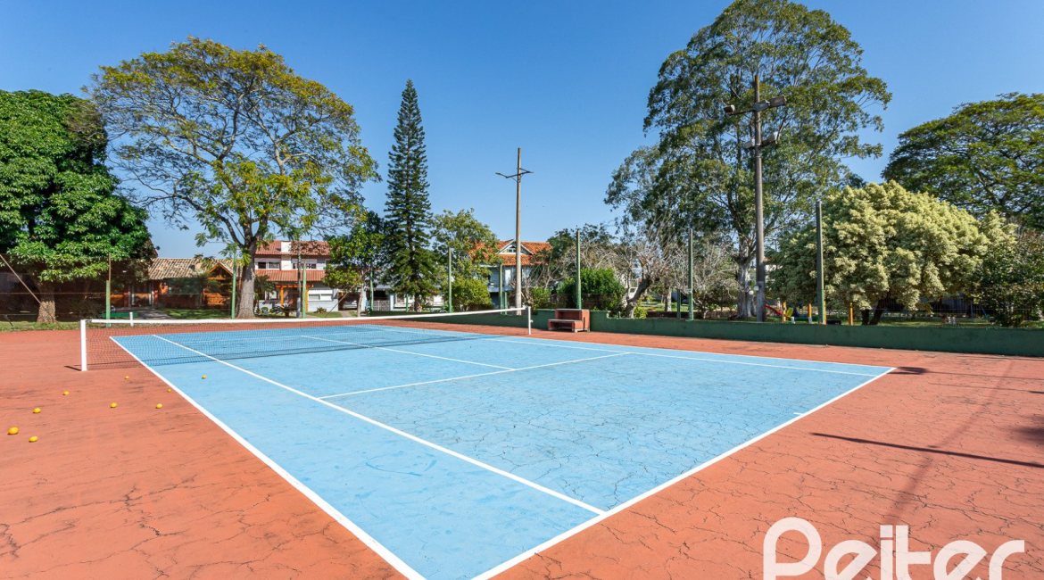 Casa em Condomínio à venda com 198m², 3 dormitórios, 1 suíte, 3 vagas, no bairro Ipanema em Porto Alegre