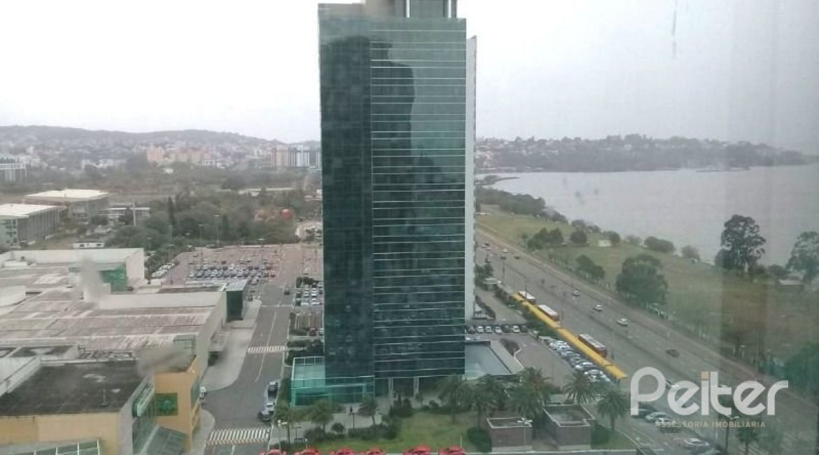 Comercial à venda com 42m², 1 vaga, no bairro Cristal em Porto Alegre