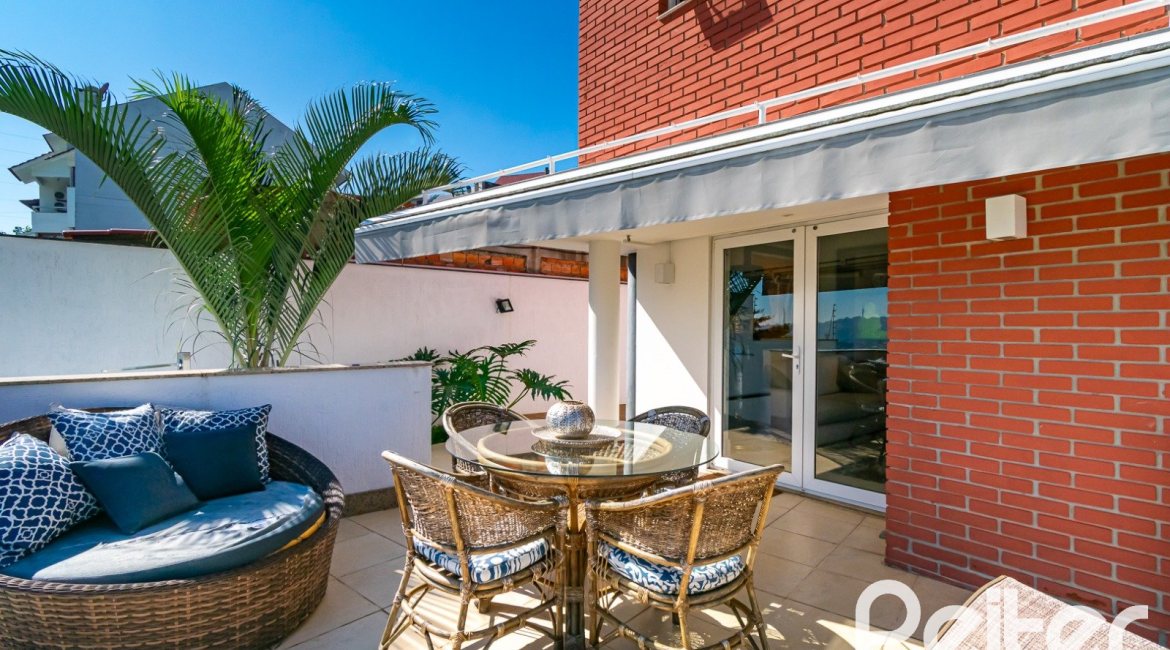 Casa em Condomínio à venda com 379m², 3 dormitórios, 1 suíte, 3 vagas, no bairro Nonoai em Porto Alegre