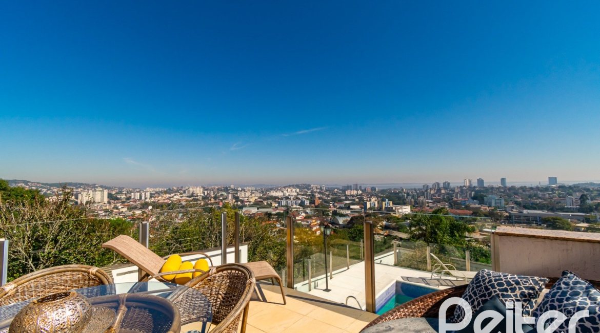 Casa em Condomínio à venda com 379m², 3 dormitórios, 1 suíte, 3 vagas, no bairro Nonoai em Porto Alegre