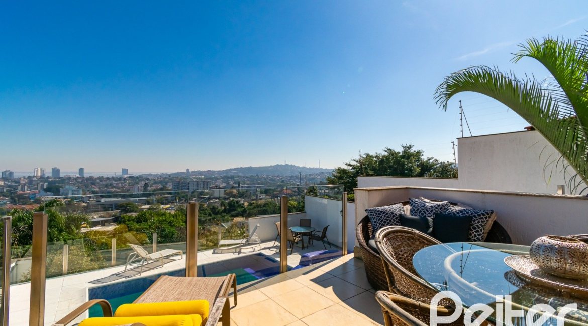 Casa em Condomínio à venda com 379m², 3 dormitórios, 1 suíte, 3 vagas, no bairro Nonoai em Porto Alegre