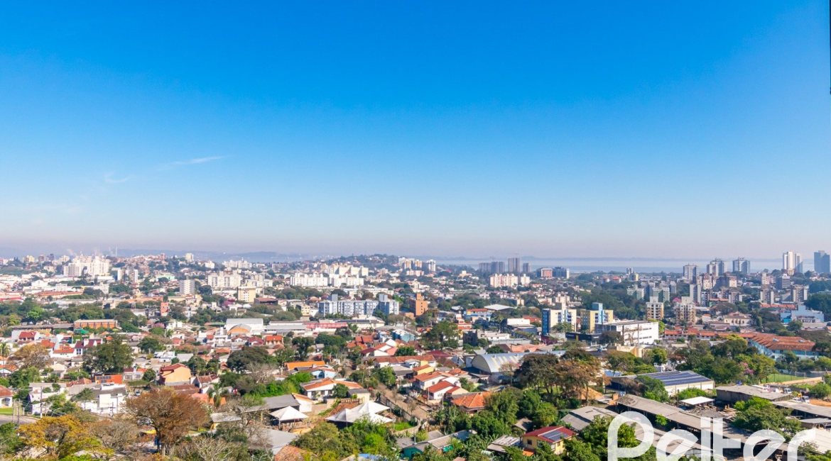 Casa em Condomínio à venda com 379m², 3 dormitórios, 1 suíte, 3 vagas, no bairro Nonoai em Porto Alegre