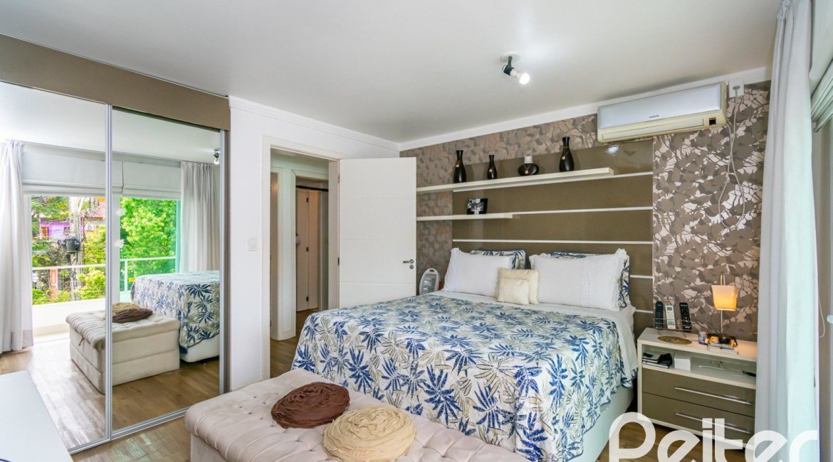 Casa à venda com 190m², 3 dormitórios, 3 suítes, 4 vagas, no bairro Jardim Isabel em Porto Alegre