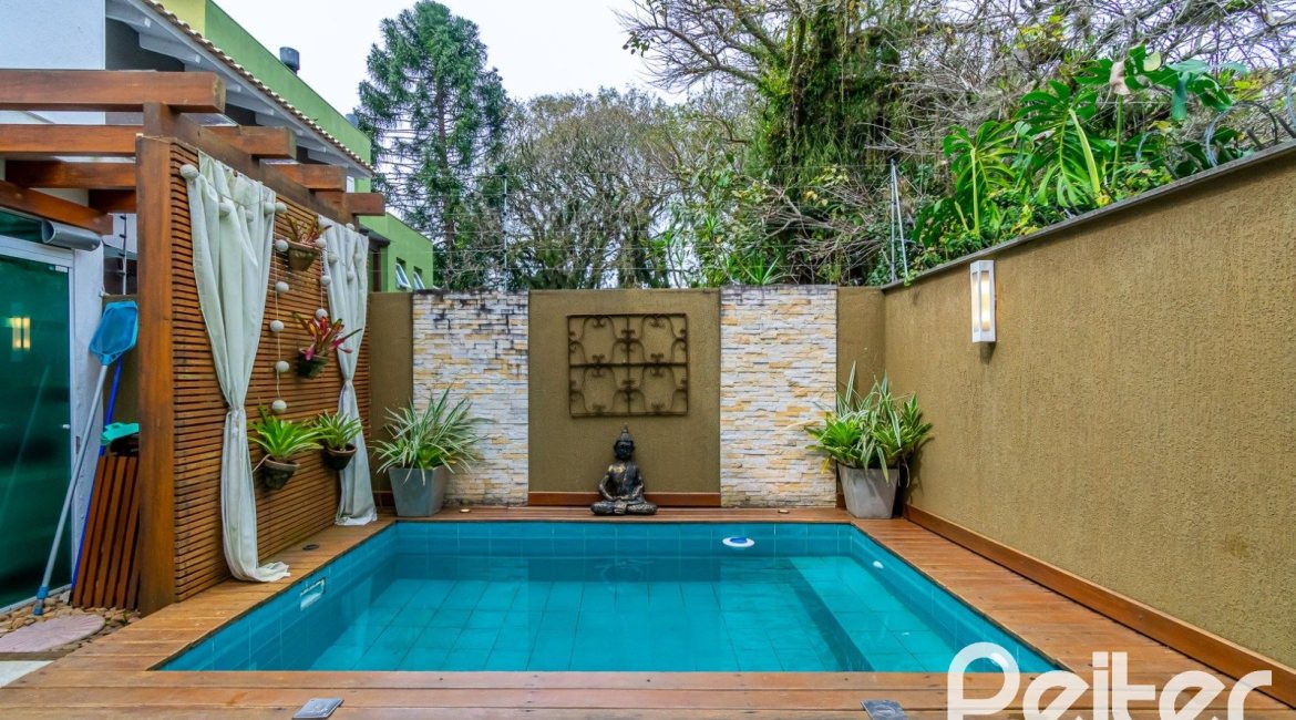 Casa à venda com 190m², 3 dormitórios, 3 suítes, 4 vagas, no bairro Jardim Isabel em Porto Alegre