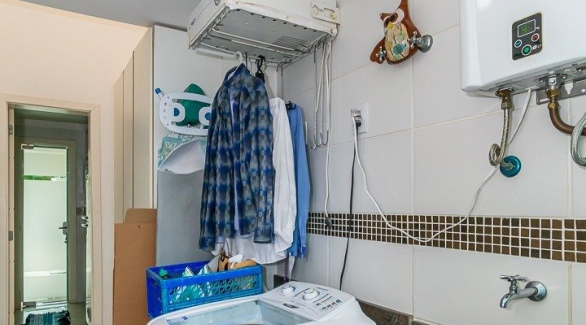 Casa à venda com 190m², 3 dormitórios, 3 suítes, 4 vagas, no bairro Jardim Isabel em Porto Alegre