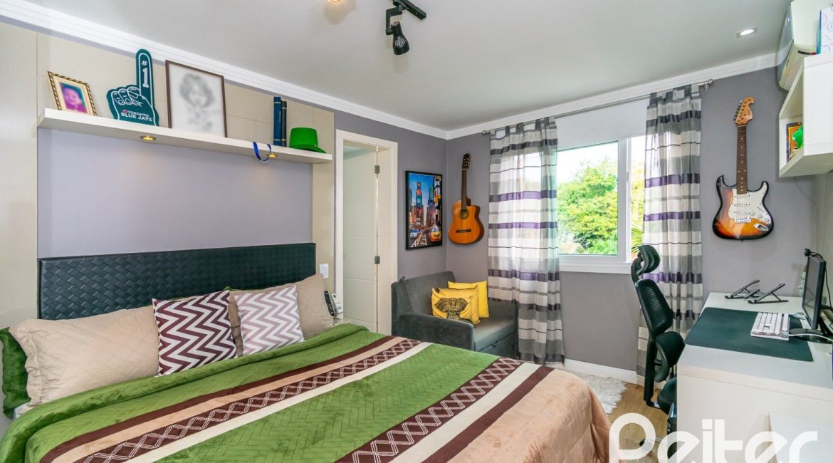 Casa à venda com 190m², 3 dormitórios, 3 suítes, 4 vagas, no bairro Jardim Isabel em Porto Alegre