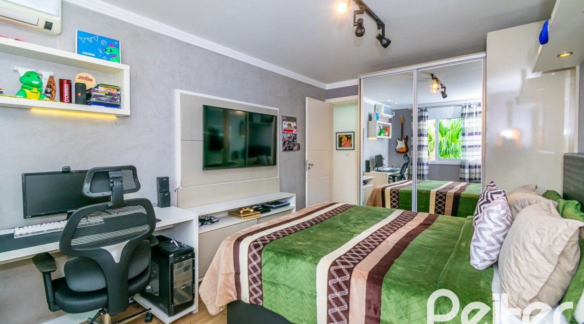 Casa à venda com 190m², 3 dormitórios, 3 suítes, 4 vagas, no bairro Jardim Isabel em Porto Alegre