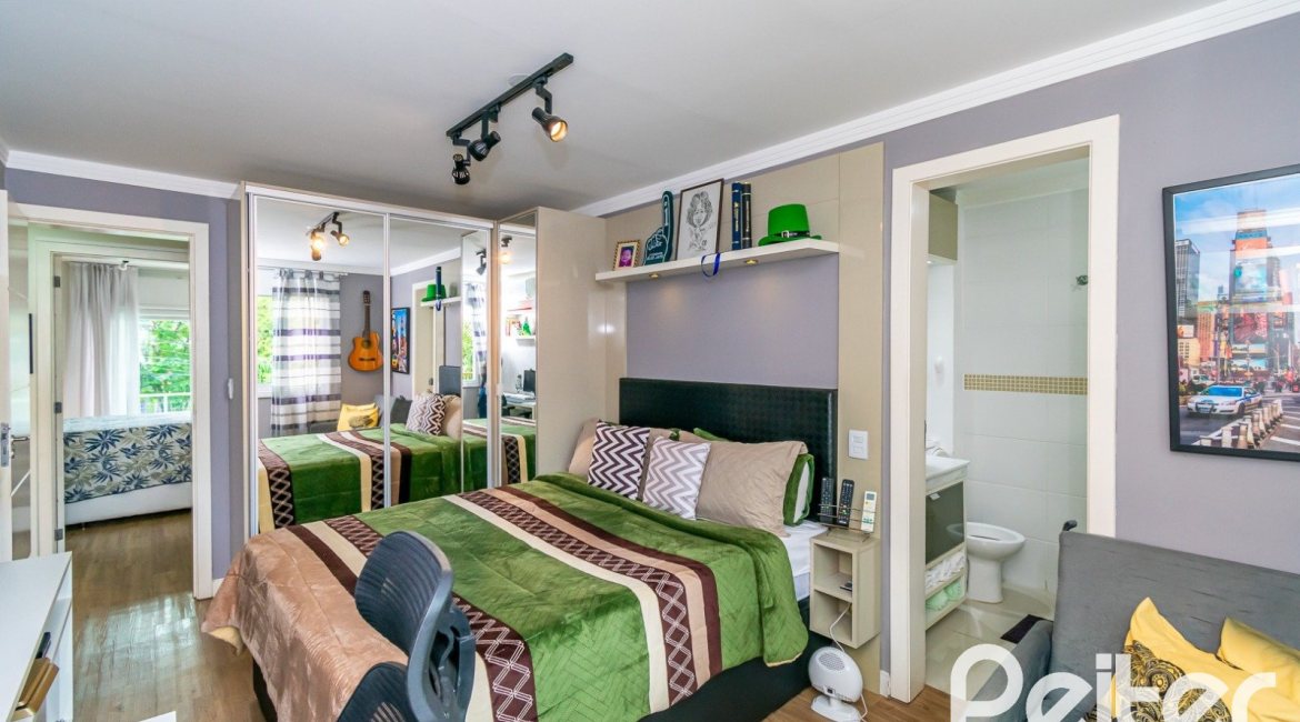 Casa à venda com 190m², 3 dormitórios, 3 suítes, 4 vagas, no bairro Jardim Isabel em Porto Alegre