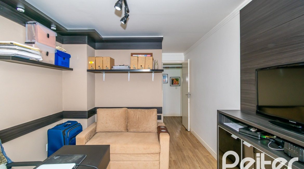 Casa à venda com 190m², 3 dormitórios, 3 suítes, 4 vagas, no bairro Jardim Isabel em Porto Alegre