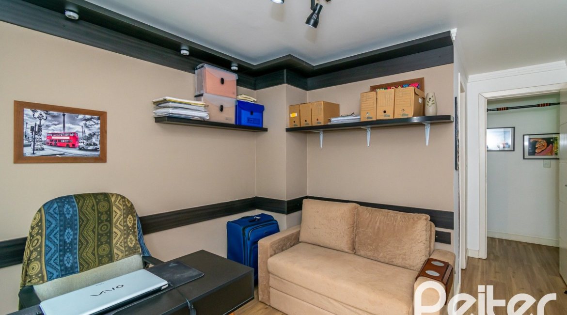 Casa à venda com 190m², 3 dormitórios, 3 suítes, 4 vagas, no bairro Jardim Isabel em Porto Alegre