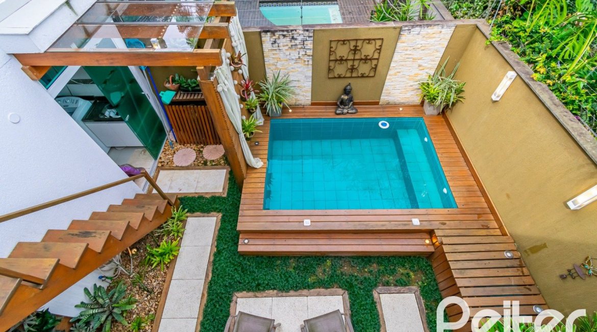 Casa à venda com 190m², 3 dormitórios, 3 suítes, 4 vagas, no bairro Jardim Isabel em Porto Alegre