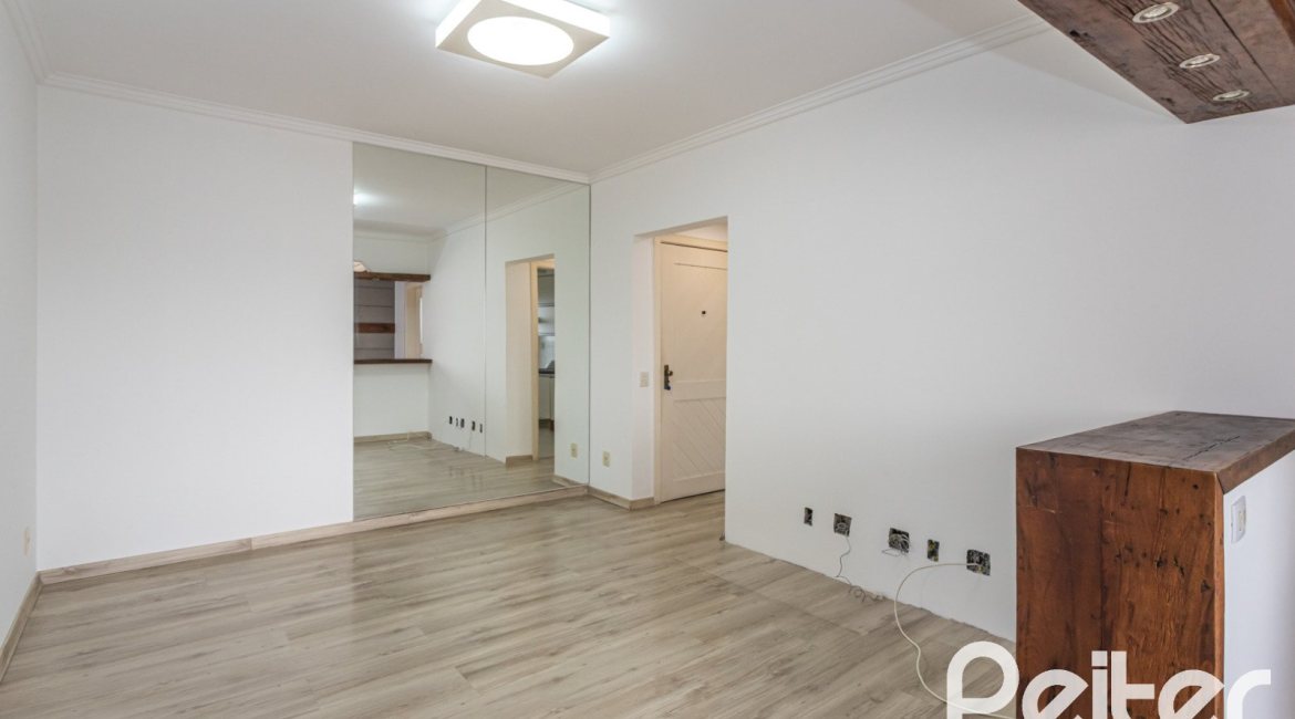 Apartamento à venda com 76m², 2 dormitórios, 1 suíte, 1 vaga, no bairro Tristeza em PORTO ALEGRE
