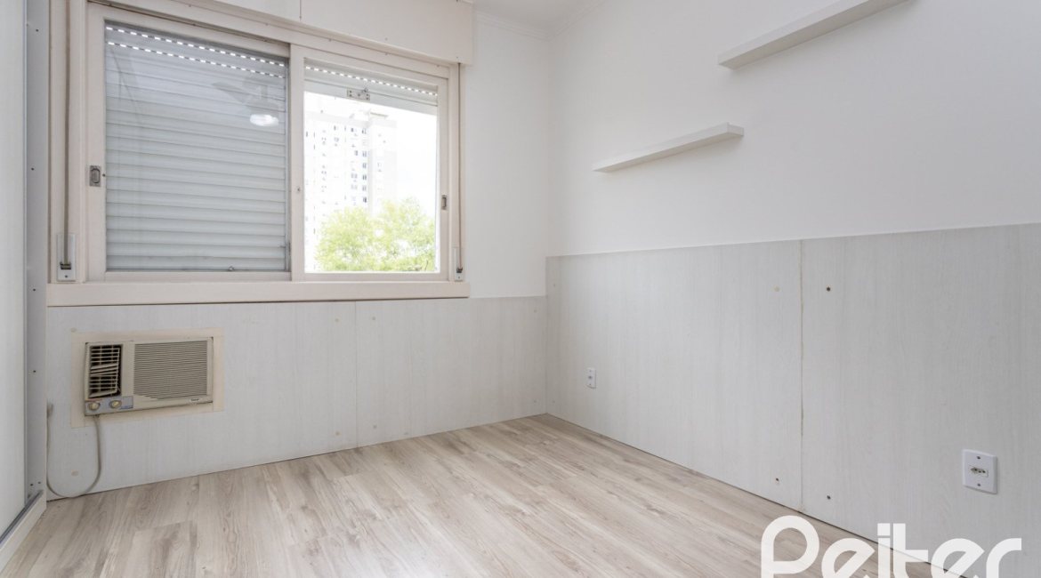 Apartamento à venda com 76m², 2 dormitórios, 1 suíte, 1 vaga, no bairro Tristeza em PORTO ALEGRE
