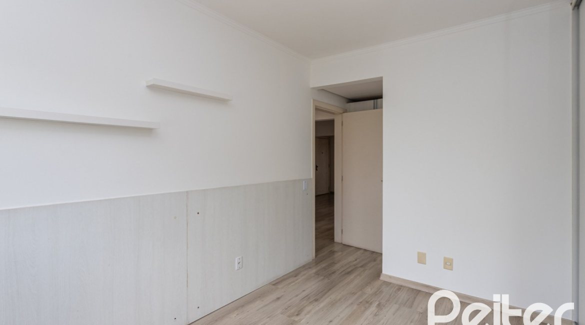 Apartamento à venda com 76m², 2 dormitórios, 1 suíte, 1 vaga, no bairro Tristeza em PORTO ALEGRE