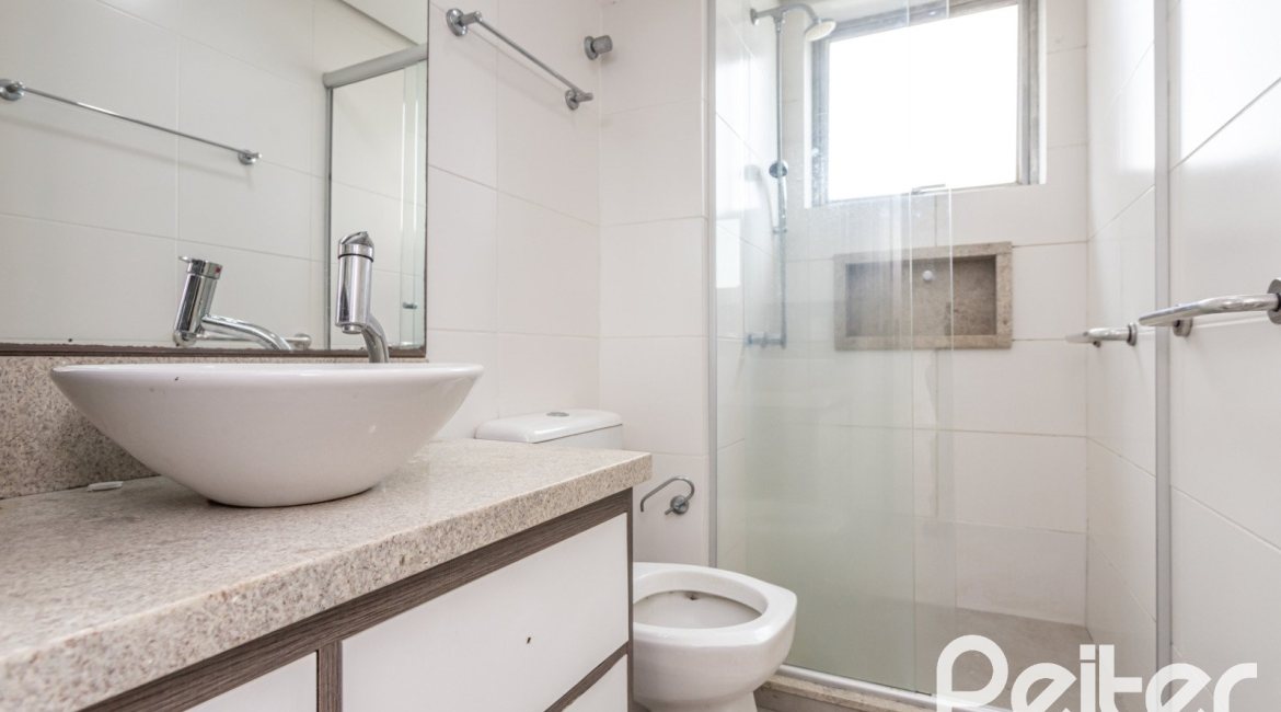 Apartamento à venda com 76m², 2 dormitórios, 1 suíte, 1 vaga, no bairro Tristeza em PORTO ALEGRE