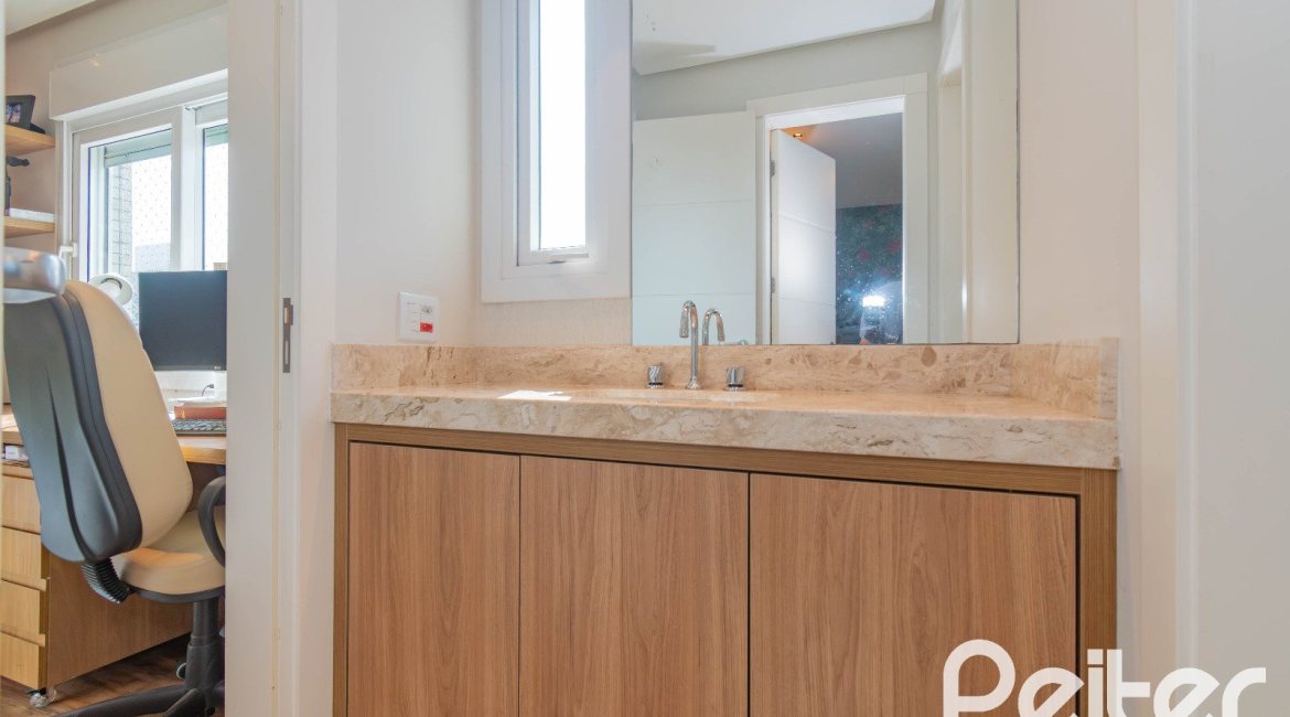 Apartamento à venda com 123m², 3 dormitórios, 3 suítes, 2 vagas, no bairro Tristeza em Porto Alegre