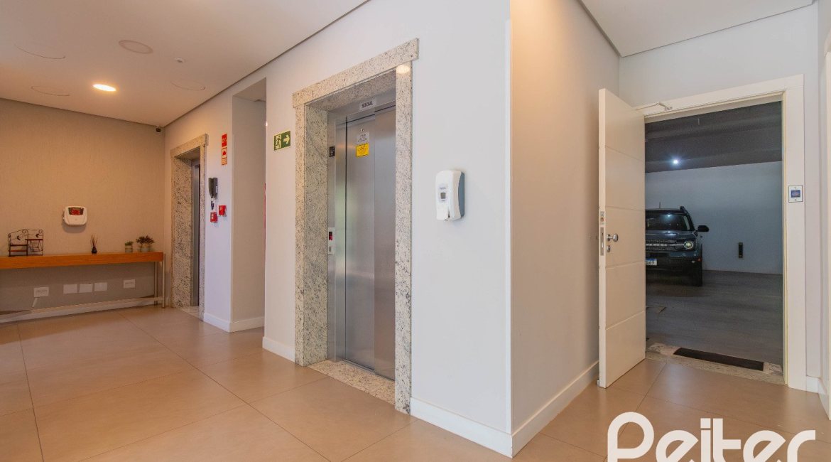 Apartamento à venda com 123m², 3 dormitórios, 3 suítes, 2 vagas, no bairro Tristeza em Porto Alegre