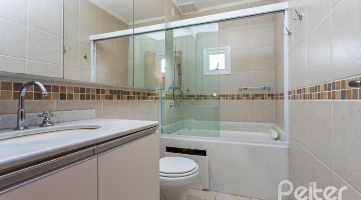 Casa em Condomínio à venda com 153m², 3 dormitórios, 1 suíte, 2 vagas, no bairro Tristeza em Porto Alegre