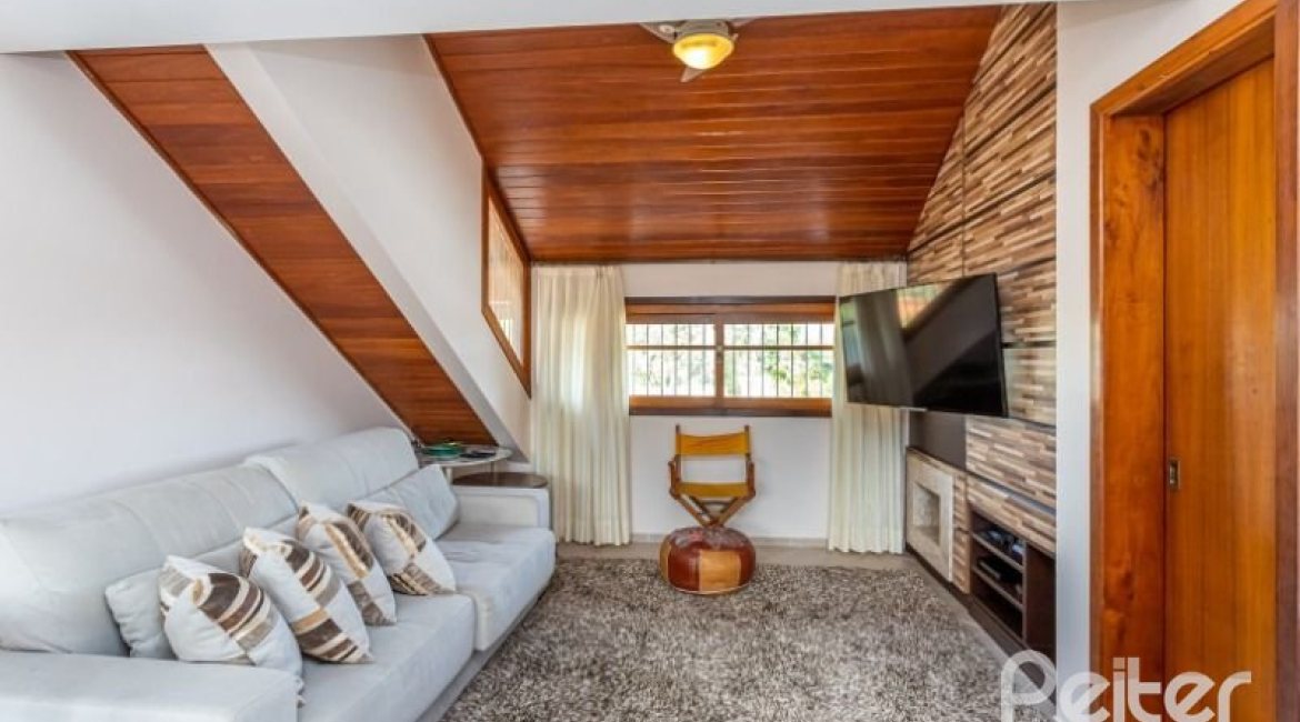 Casa em Condomínio à venda com 153m², 3 dormitórios, 1 suíte, 2 vagas, no bairro Tristeza em Porto Alegre