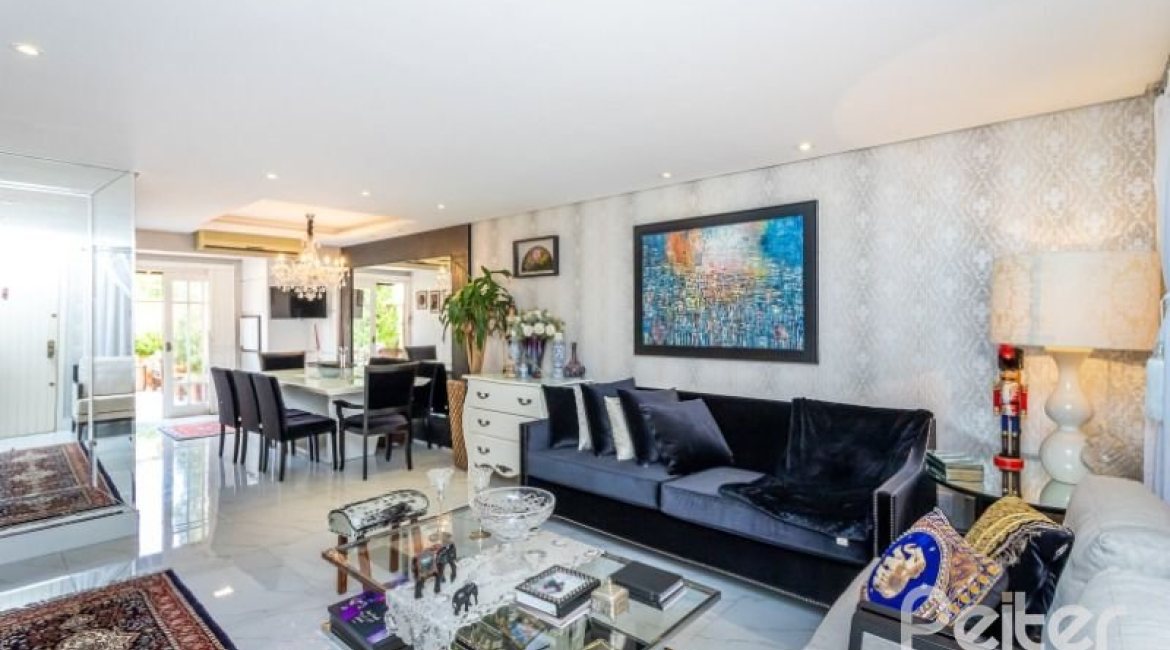 Casa em Condomínio à venda com 153m², 3 dormitórios, 1 suíte, 2 vagas, no bairro Tristeza em Porto Alegre