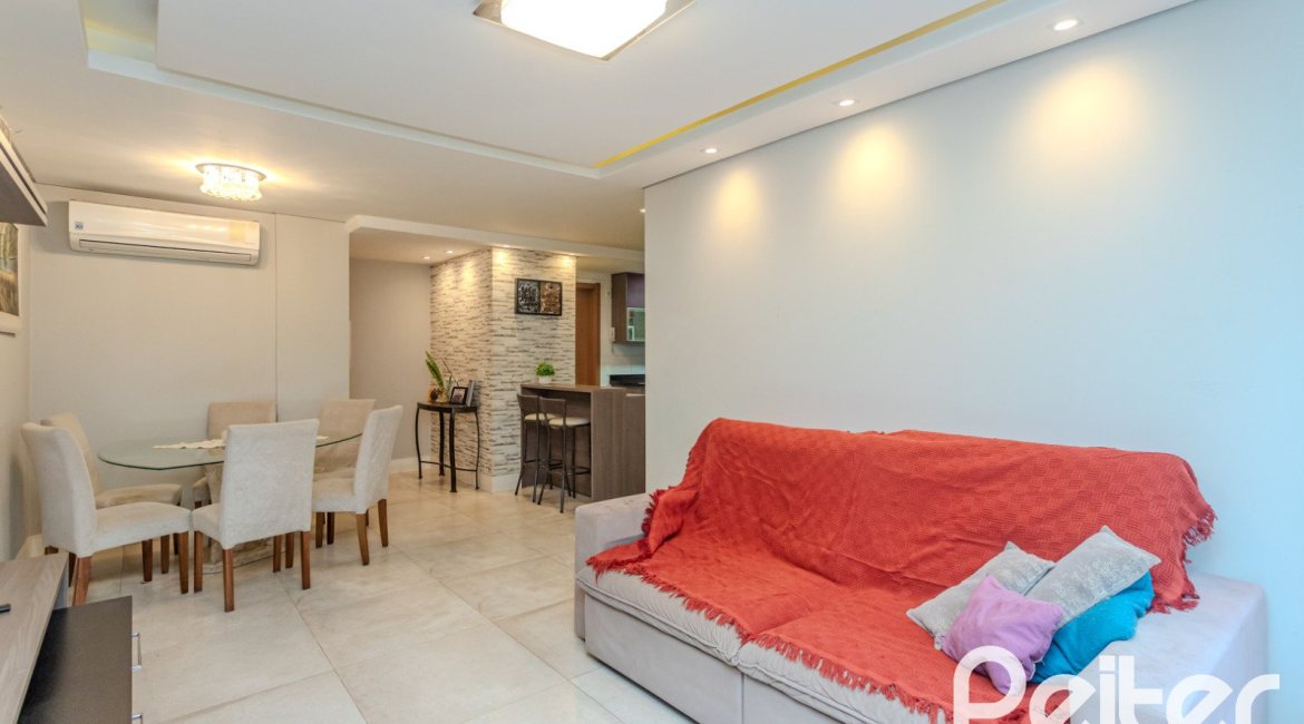 Apartamento à venda com 89m², 3 dormitórios, 1 suíte, 1 vaga, no bairro Ipanema em PORTO ALEGRE