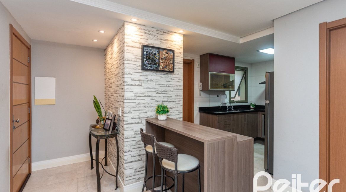 Apartamento à venda com 89m², 3 dormitórios, 1 suíte, 1 vaga, no bairro Ipanema em PORTO ALEGRE