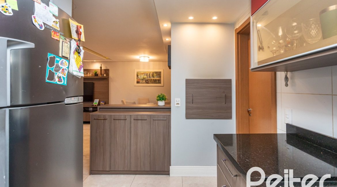Apartamento à venda com 89m², 3 dormitórios, 1 suíte, 1 vaga, no bairro Ipanema em PORTO ALEGRE