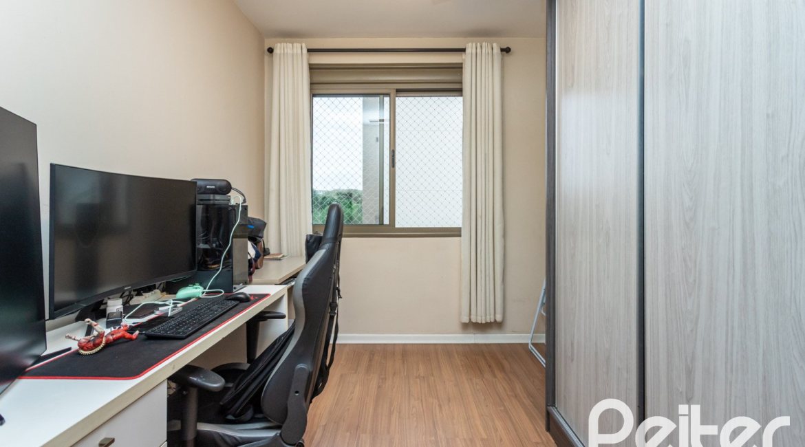 Apartamento à venda com 89m², 3 dormitórios, 1 suíte, 1 vaga, no bairro Ipanema em PORTO ALEGRE