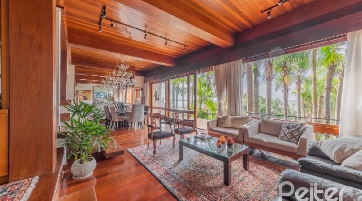Casa à venda com 524m², 4 dormitórios, 4 suítes, 4 vagas, no bairro Vila Assunção em Porto Alegre