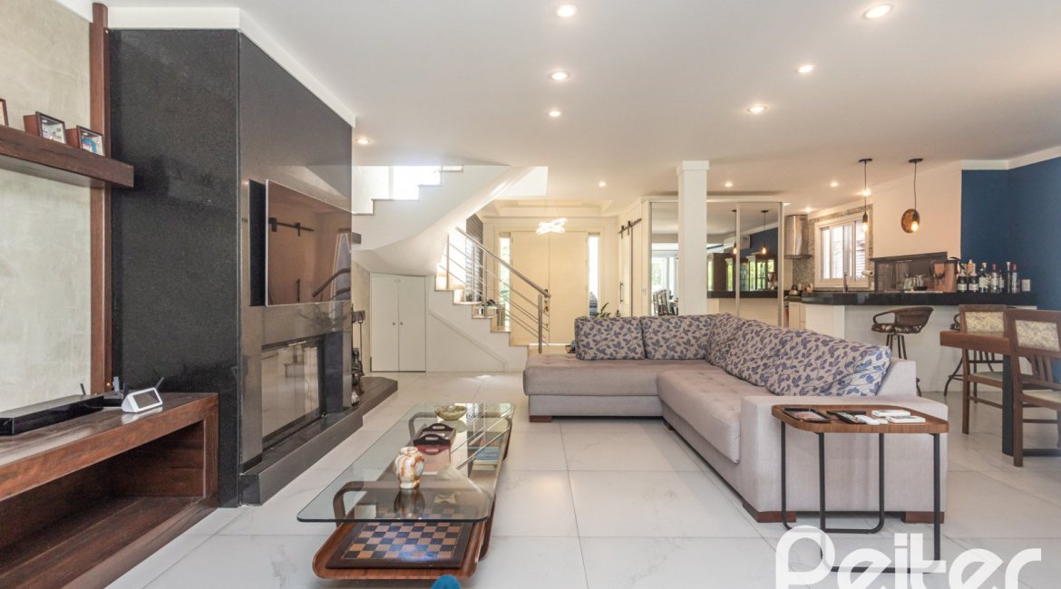 Casa em Condomínio à venda com 233m², 3 dormitórios, 3 suítes, 4 vagas, no bairro Terra Ville em PORTO ALEGRE
