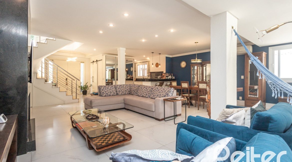 Casa em Condomínio à venda com 233m², 3 dormitórios, 3 suítes, 4 vagas, no bairro Terra Ville em PORTO ALEGRE