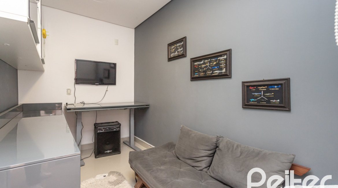 Casa em Condomínio à venda com 233m², 3 dormitórios, 3 suítes, 4 vagas, no bairro Terra Ville em PORTO ALEGRE