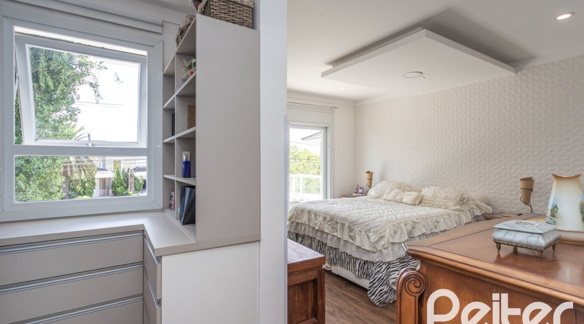 Casa em Condomínio à venda com 233m², 3 dormitórios, 3 suítes, 4 vagas, no bairro Terra Ville em PORTO ALEGRE