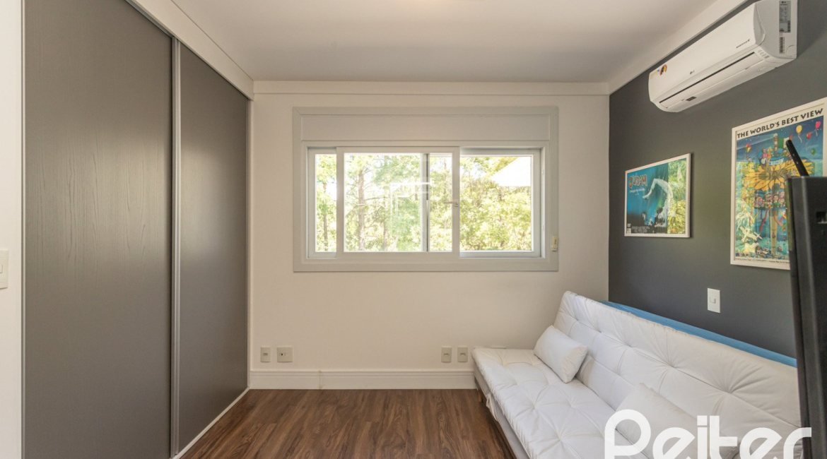 Casa em Condomínio à venda com 233m², 3 dormitórios, 3 suítes, 4 vagas, no bairro Terra Ville em PORTO ALEGRE