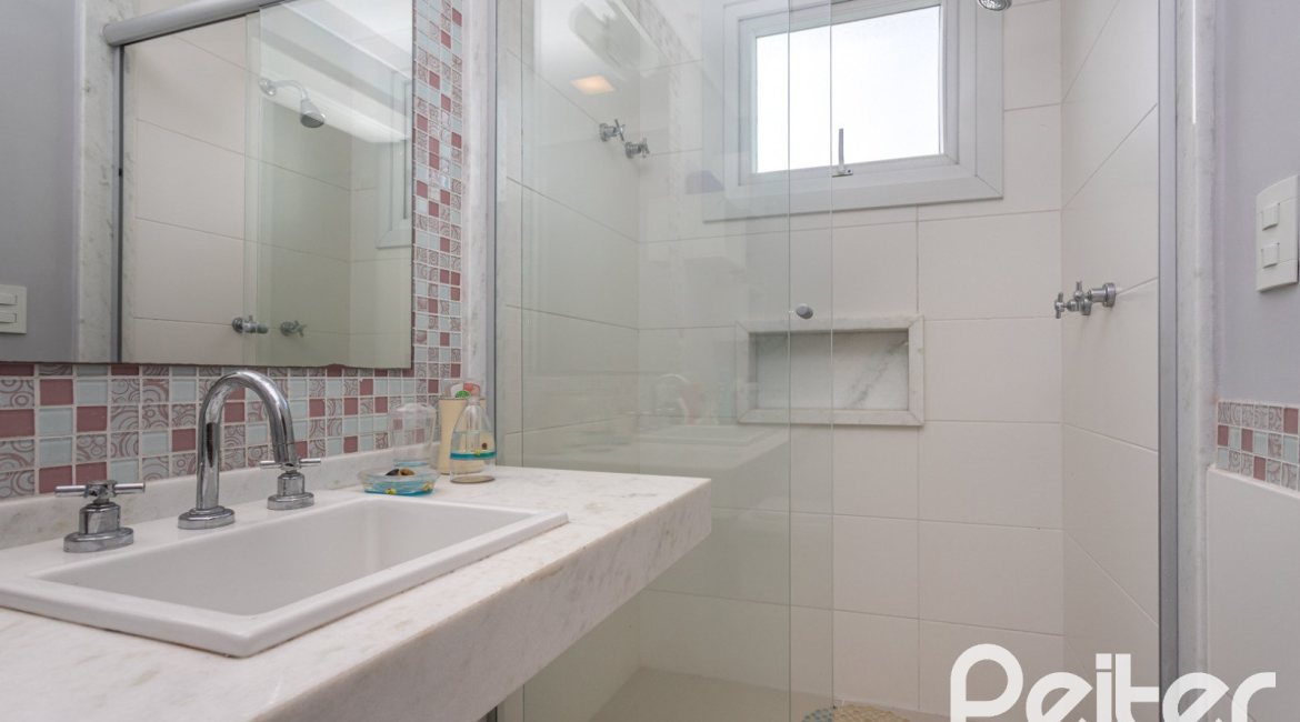 Casa em Condomínio à venda com 233m², 3 dormitórios, 3 suítes, 4 vagas, no bairro Terra Ville em PORTO ALEGRE