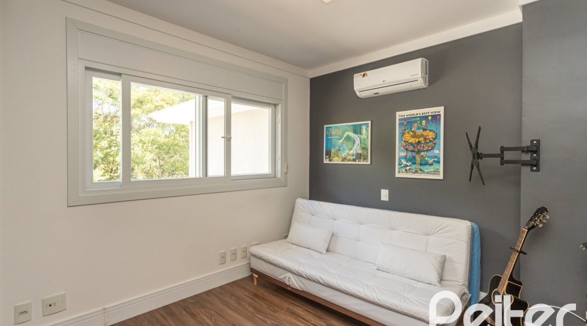 Casa em Condomínio à venda com 233m², 3 dormitórios, 3 suítes, 4 vagas, no bairro Terra Ville em PORTO ALEGRE