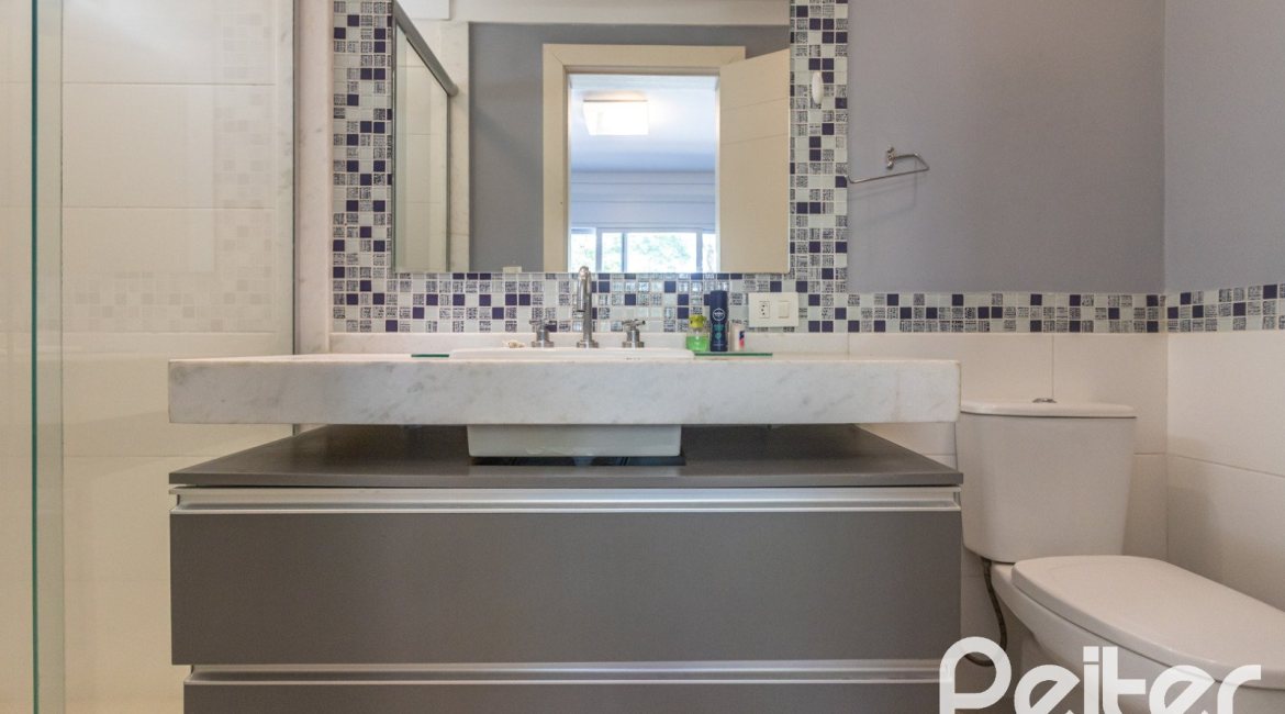 Casa em Condomínio à venda com 233m², 3 dormitórios, 3 suítes, 4 vagas, no bairro Terra Ville em PORTO ALEGRE