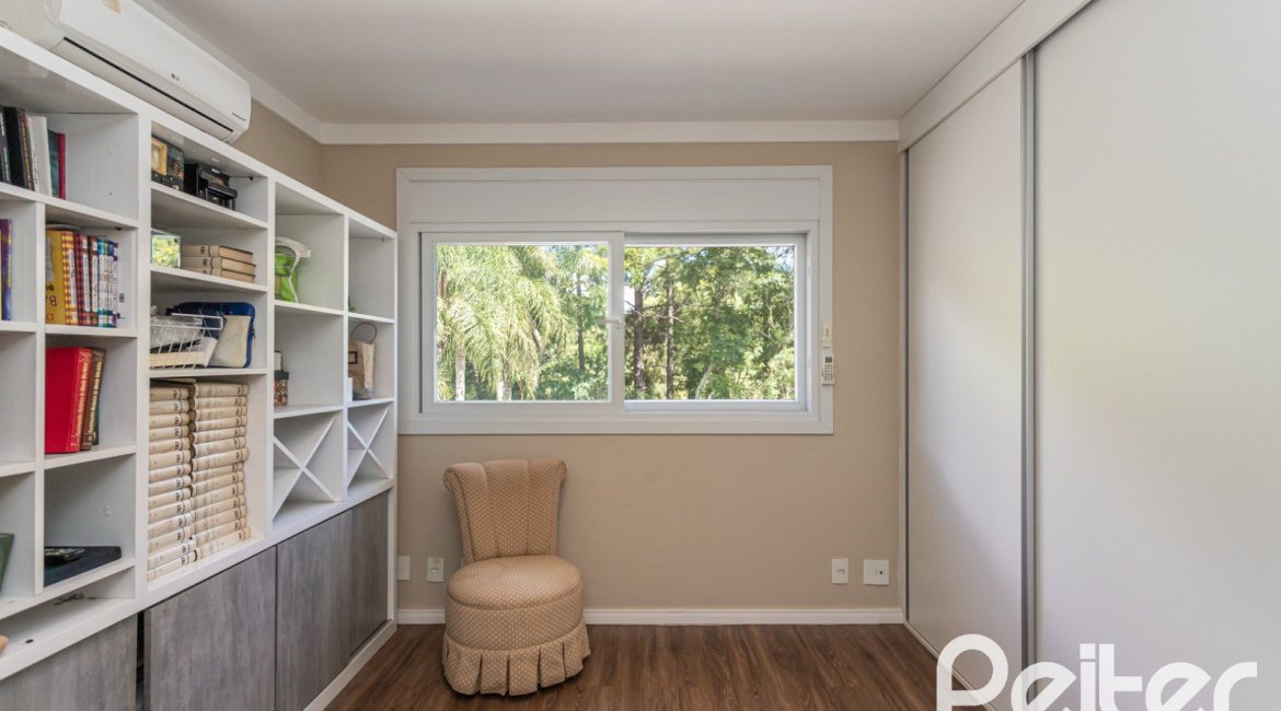 Casa em Condomínio à venda com 233m², 3 dormitórios, 3 suítes, 4 vagas, no bairro Terra Ville em PORTO ALEGRE