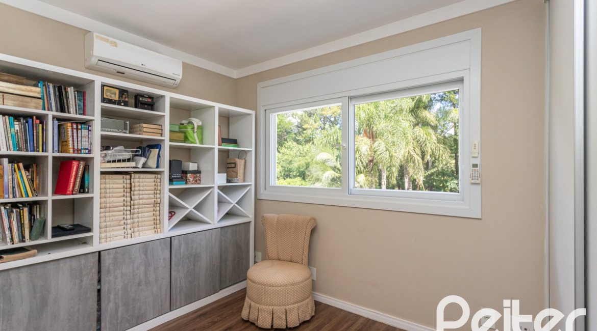 Casa em Condomínio à venda com 233m², 3 dormitórios, 3 suítes, 4 vagas, no bairro Terra Ville em PORTO ALEGRE