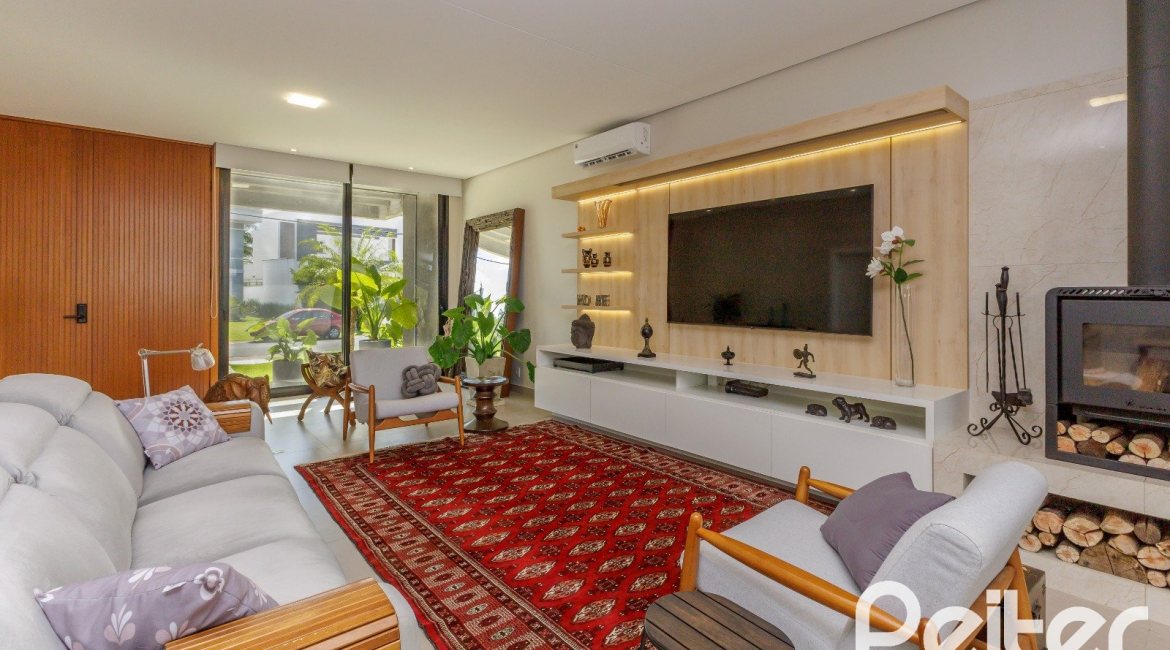 Casa em Condomínio à venda com 370m², 3 dormitórios, 3 suítes, 4 vagas, no bairro Terra Ville em PORTO ALEGRE