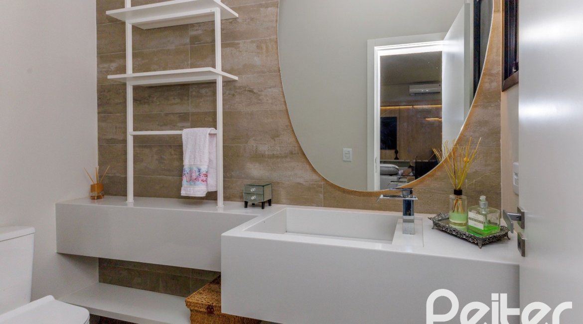 Casa em Condomínio à venda com 370m², 3 dormitórios, 3 suítes, 4 vagas, no bairro Terra Ville em PORTO ALEGRE