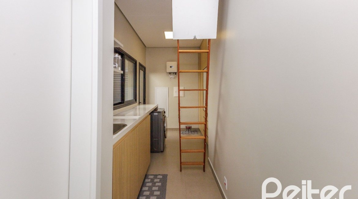 Casa em Condomínio à venda com 370m², 3 dormitórios, 3 suítes, 4 vagas, no bairro Terra Ville em PORTO ALEGRE