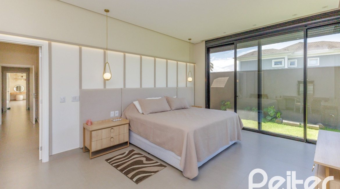 Casa em Condomínio à venda com 370m², 3 dormitórios, 3 suítes, 4 vagas, no bairro Terra Ville em PORTO ALEGRE