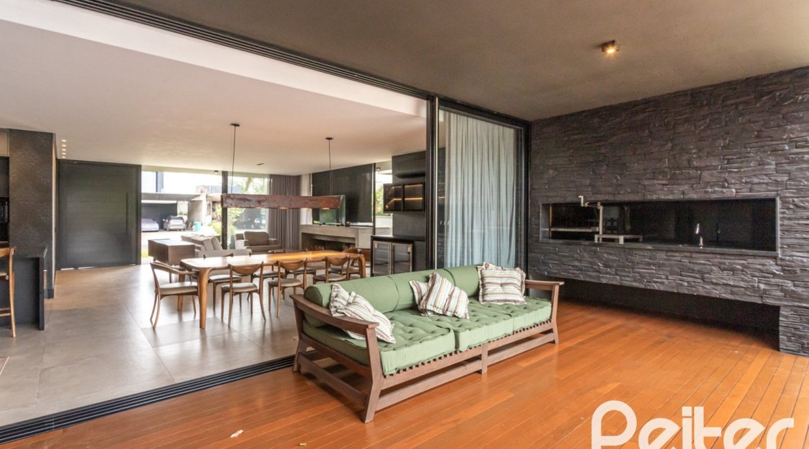 Casa em Condomínio à venda com 327m², 3 dormitórios, 3 suítes, 4 vagas, no bairro Terra Ville em PORTO ALEGRE