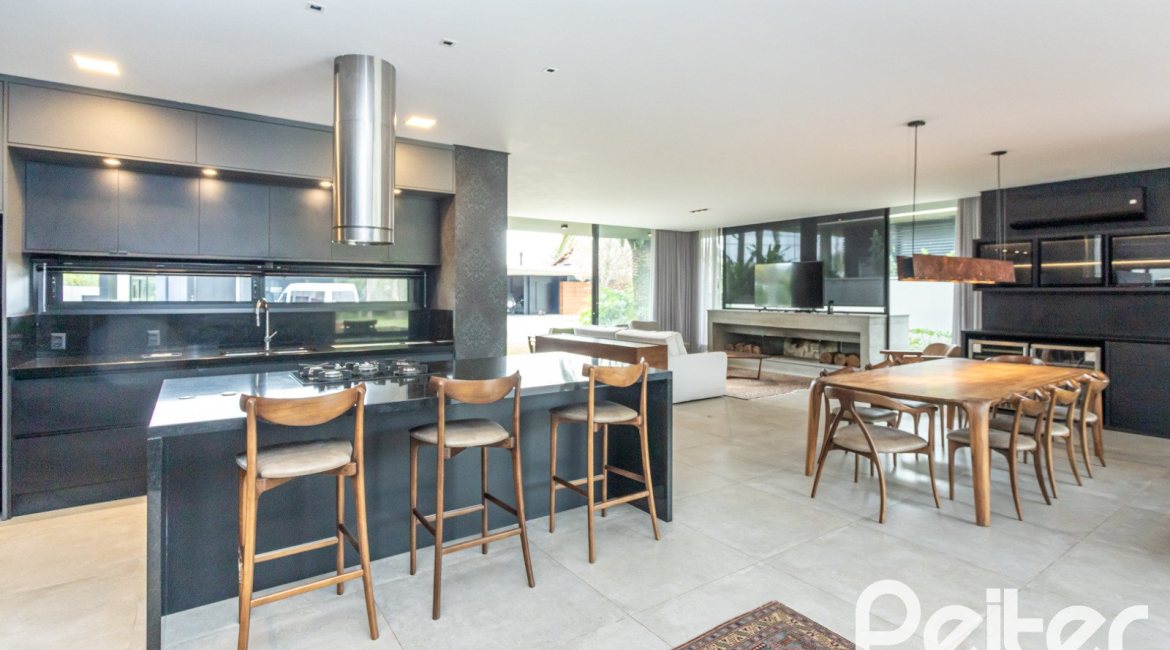 Casa em Condomínio à venda com 327m², 3 dormitórios, 3 suítes, 4 vagas, no bairro Terra Ville em PORTO ALEGRE